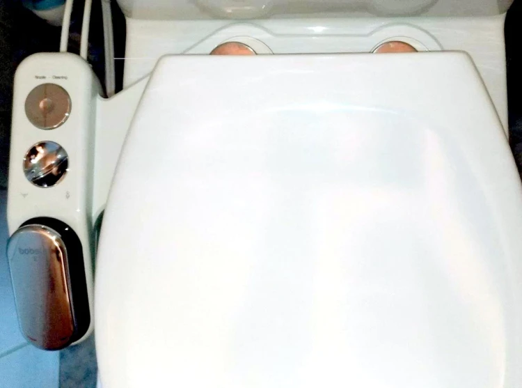 Bobslei IC - instalacja na kompakcie WC